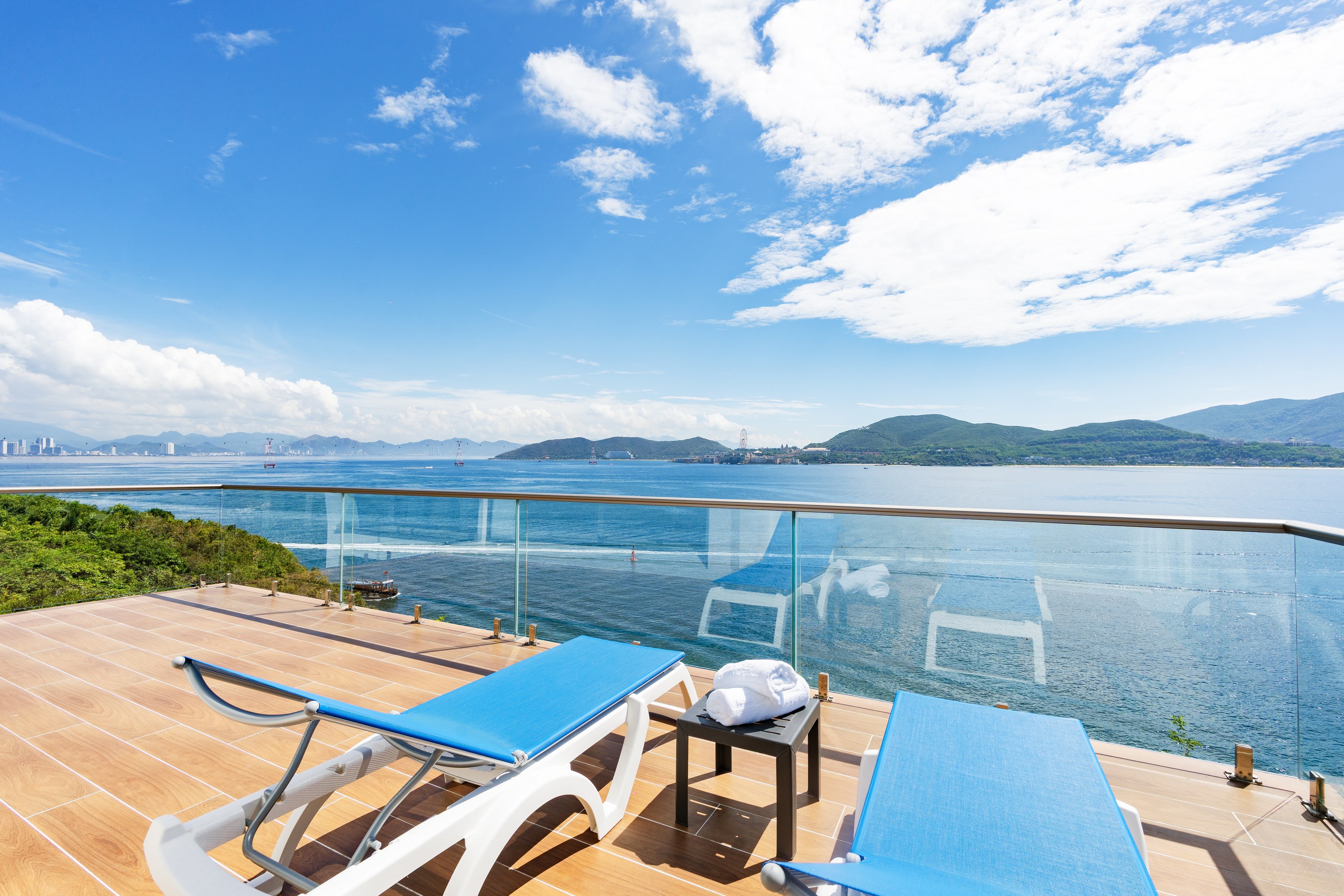 Hilltop Ocean Pool Villa 3-Bedroom